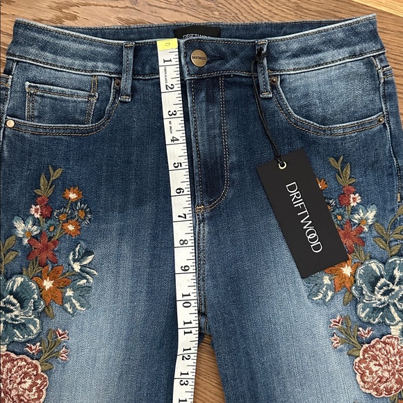 NWT DRIFTWOOD Blue Floral Embroidered Flare Jeans - Picture 8 of 9